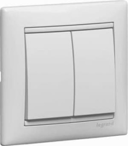 774408 Переключатель Белый Legrand Valena 2 направления 2 кл.