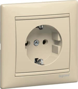 774320 Розетка Слоновая кость Legrand Valena 1-ая с заземлением