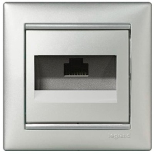 770238 Розетка Алюминий Legrand Valena компьютерная 1xRJ45 кат. 5e UTP
