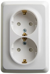 PA16-108B Розетка угловая  Белая Schneider Electric Этюд 2-я  со шторками с заземлением