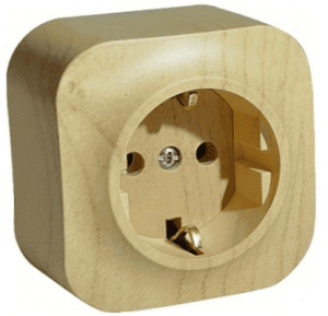 782271 Розетка 1-я с заземлением Дерево Legrand Quteo