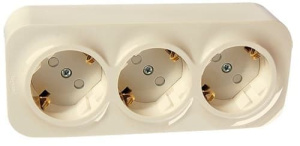 782248 Розетка 3-я с заземлением Слоновая кость Legrand Quteo