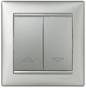 770114 Выключатель Алюминий Legrand Valena для управления роль ставнями без фиксации с электрической блокировкой