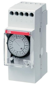 Электромеханическое суточное реле времени ABB AT2e без резерва питания 16А 230В AC