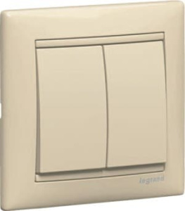 774308 Переключатель Слоновая кость Legrand Valena 2 направления 2 кл.