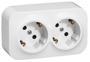 782233 Розетка 2-я с заземлением Белая Legrand Quteo