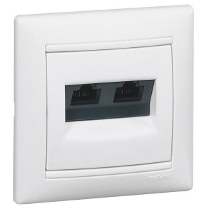 774231 Розетка Белая Legrand Valena компьютерная 2xRJ45 кат. 5e UTP