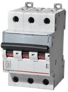 Автоматический выключатель трехполюсный Legrand DX3-E 3п С40 6000/6kА 407295
