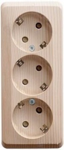 PA16-012D Розетка Сосна Schneider Electric Этюд 3-я со шторками с заземлением