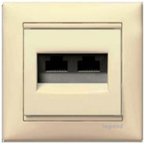774131 Розетка Слоновая кость Legrand Valena компьютерная 2xRJ45 кат. 5e UTP
